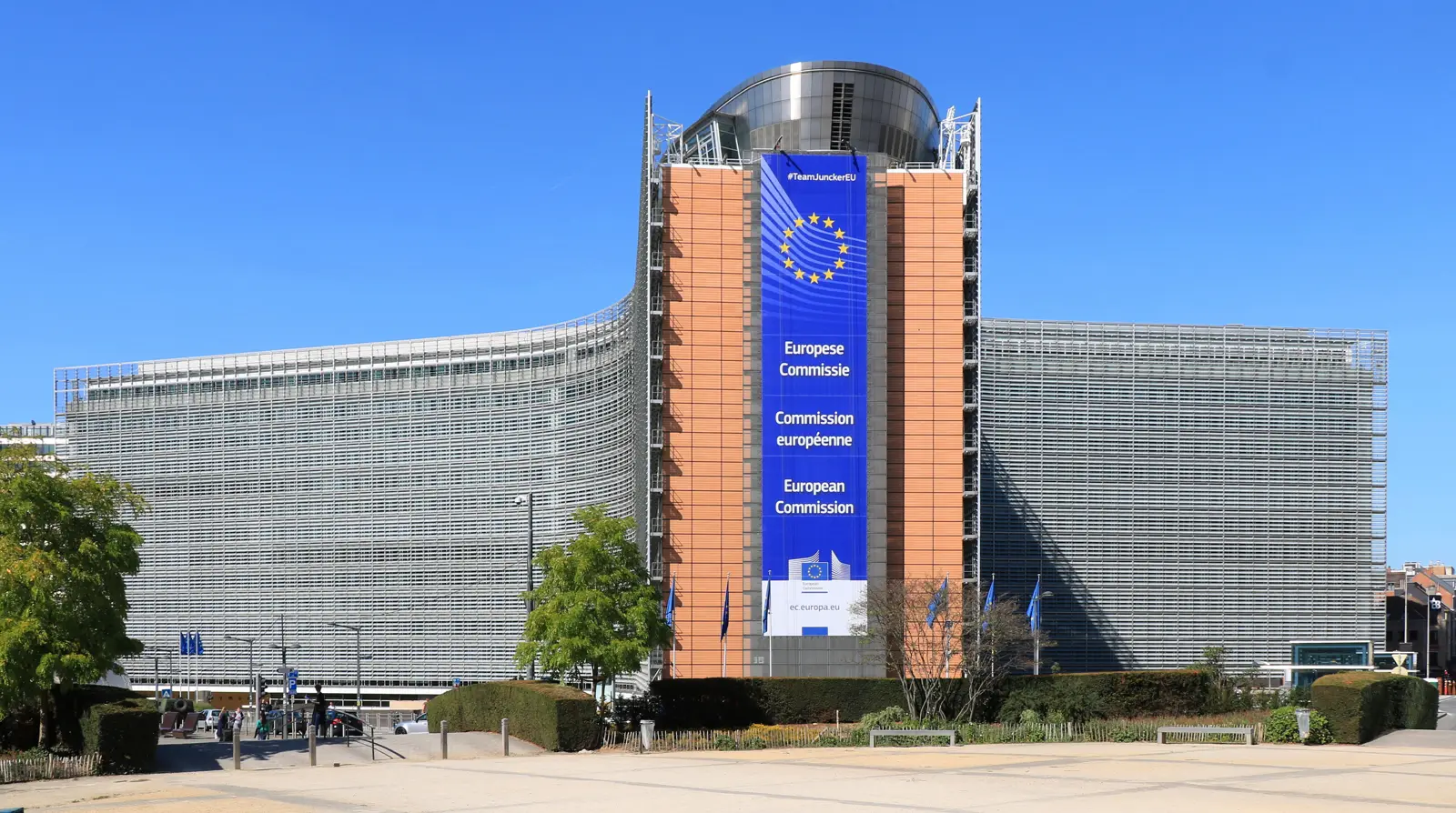 Fachada de cristal del edificio Berlaymont, sede de la Comisión Europea, en Bruselas