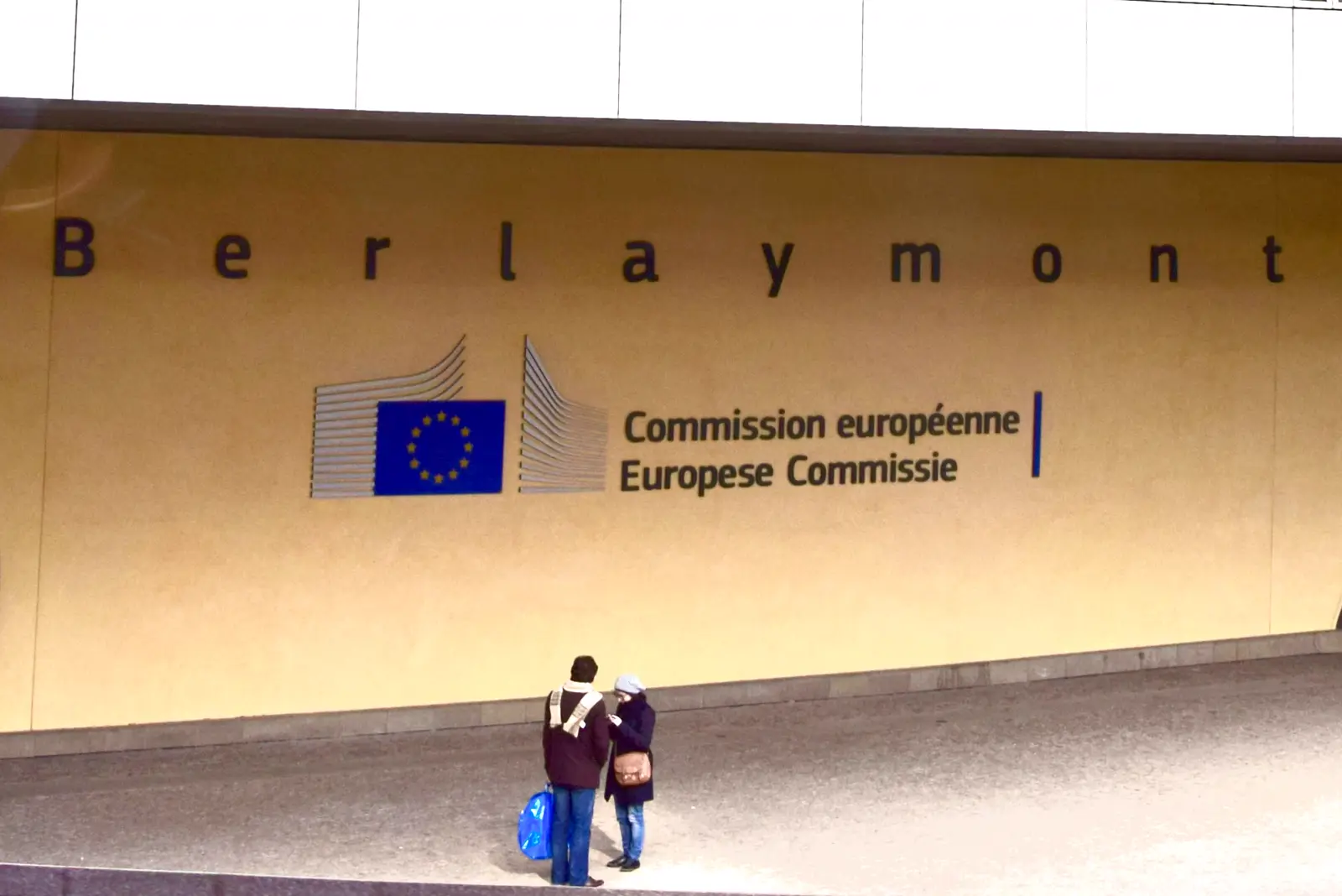 Fachada acristalada del edificio Berlaymont, sede de la Comisión Europea, en Bruselas